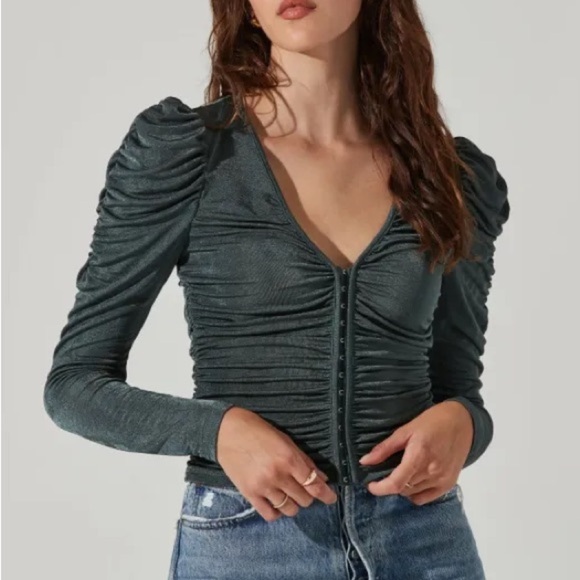 Astr The Label Encino Ruched Puff Shoulder Long Sleeve Top Blouse sis - Picture 1 of 7